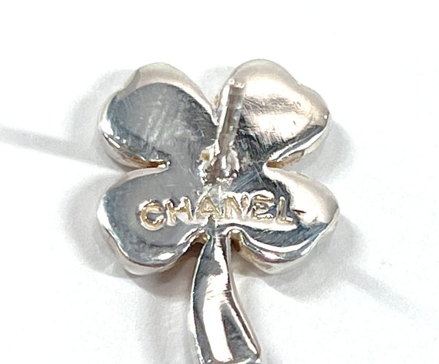 超美品✨シャネルよつ葉クローバーのシルバーピアス シャネルCHANEL ピアスクローバー四つ葉シルバー925