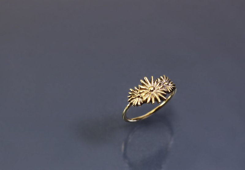 花系列-小雛菊黃銅戒 - 戒指 - 銅/黃銅 金色