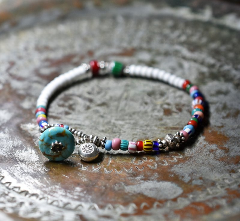 グリーンシェブロン、カレンシルバー、多彩ヴェネチアアンティークビーズのカラフルブレス ターコイズ留め金 - 手鍊/手環 - 玻璃 白色