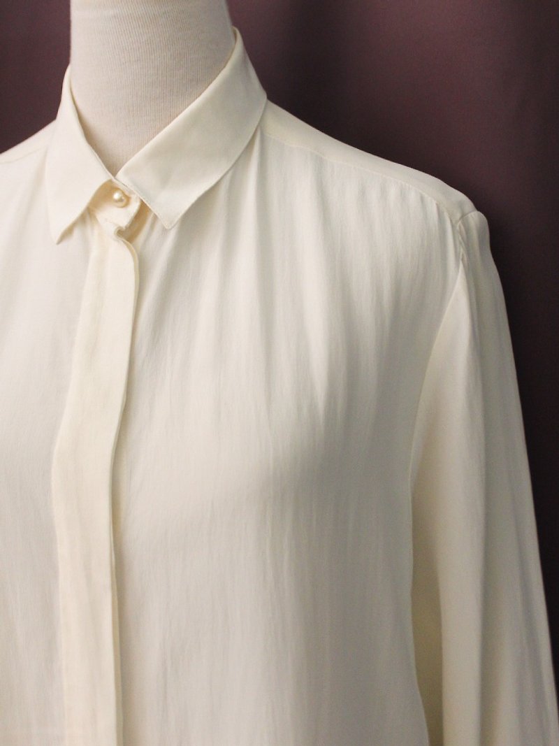 Vintage European Elegant Plain Beige Long Sleeve Loose Vintage Shirt Vintage Blouse - Women's Shirts - Polyester Yellow
