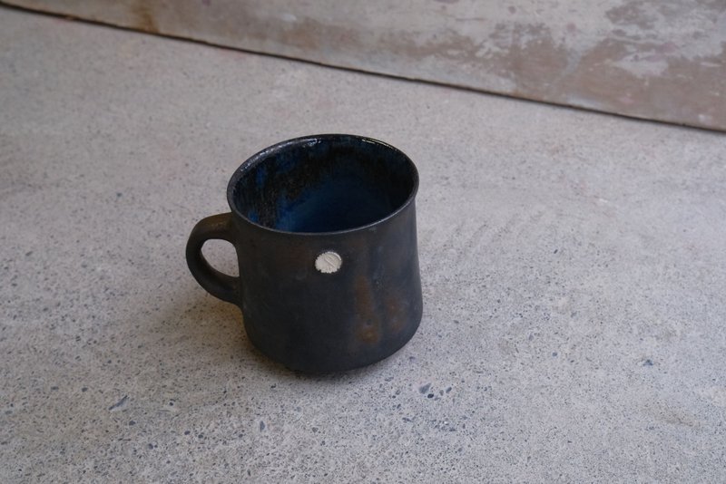 【一冬人】流光深藍銅金陶馬克杯- 陶器 陶杯 酒杯 咖啡杯 茶 - 杯子 - 陶 黑色