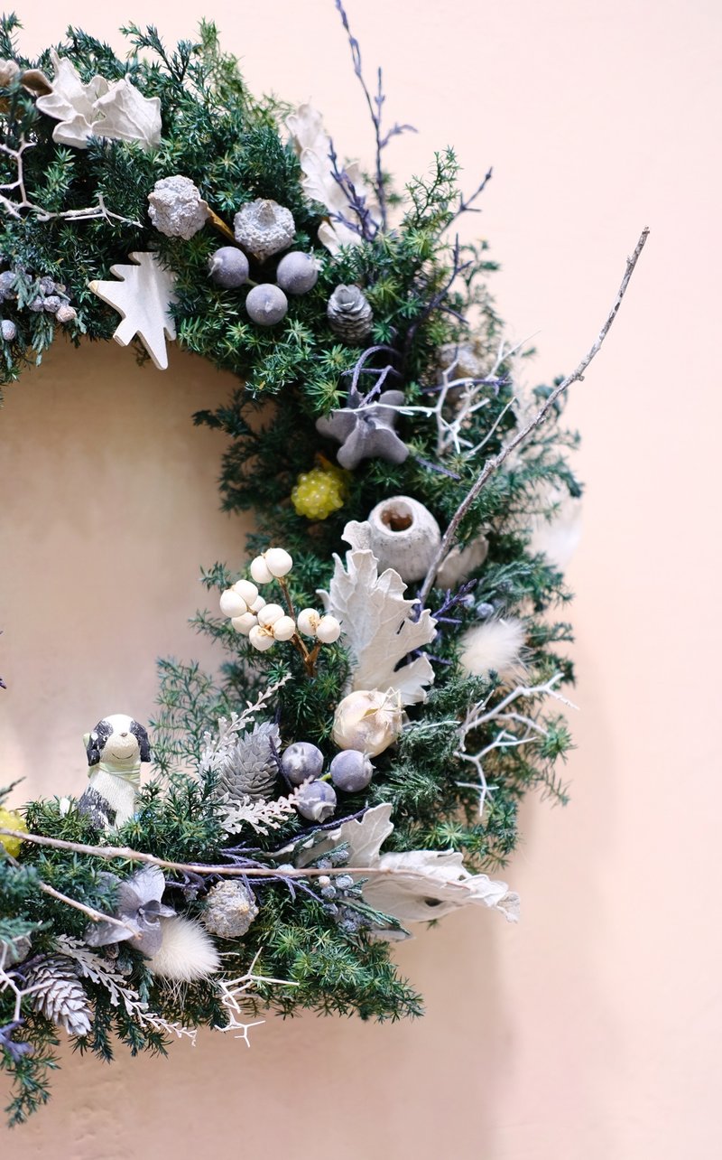 永生雪松聖誕花圈 雪國藍冷色調 藍莓 附聖誕小卡 - 乾燥花/永生花 - 植物．花 綠色