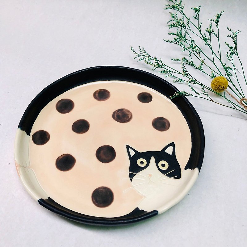 Cat's favorite / hand-made dinner plate / Benz cat ordering plate - Plates & Trays - Porcelain Multicolor