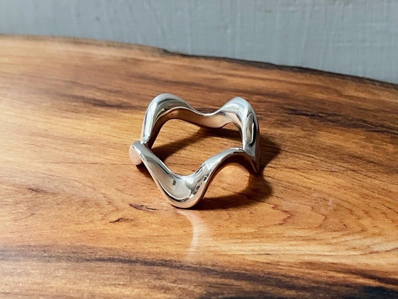 Ripple ring/handmade silver jewelry/925 Silver/ring - แหวนทั่วไป - เงินแท้ 