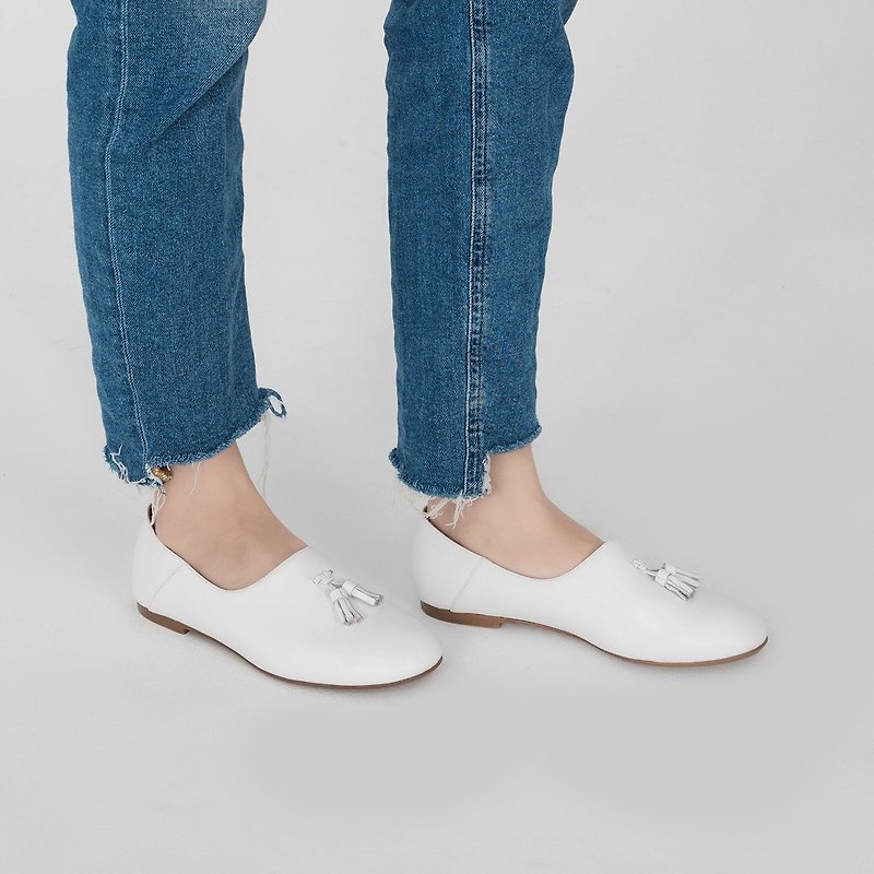 Light spike small tassels! Puffy soft loafers white MIT full leather-white