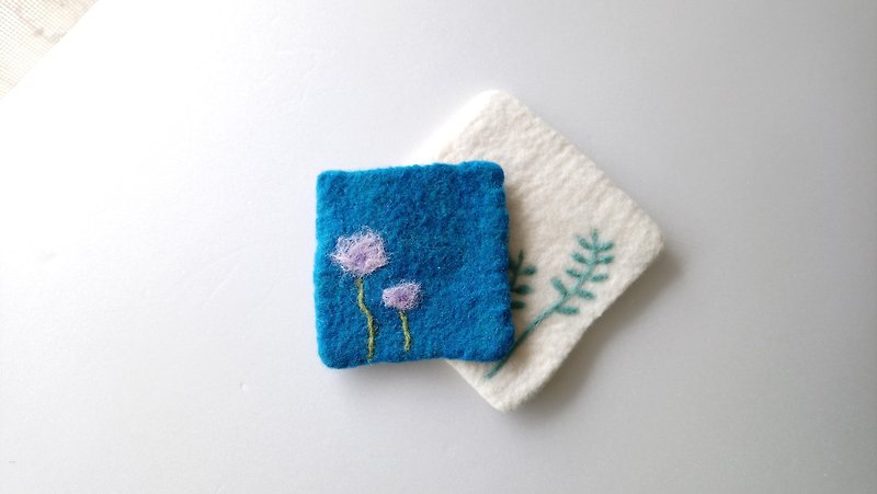 ウールフェルトの花と草の色のコースター - コースター - ウール ブルー