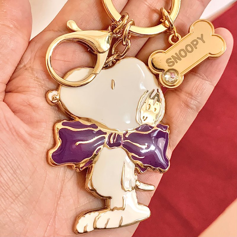 紫色Snoopy史奴比鑰匙圈吊飾-金工琺瑯史努比 - 鑰匙圈/鑰匙包 - 琺瑯 紫色