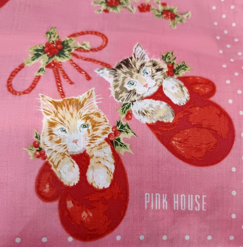 Pink House Vintage Handkerchief,18.5 x 18.5 inches, Kittens in the Socks - 手帕 - 棉．麻 粉紅色