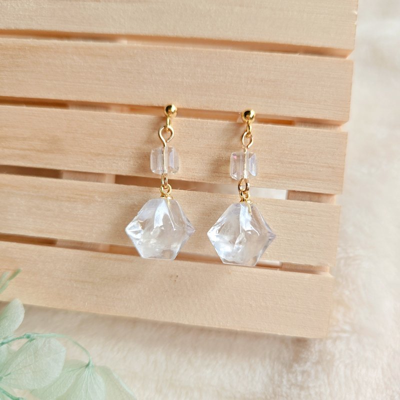 Yanyu handmade 316 medical steel earrings with ice cube feel, refreshing for summer, Valentine's Day and Chinese Valentine's Day, simple - ต่างหู - เรซิน สีใส