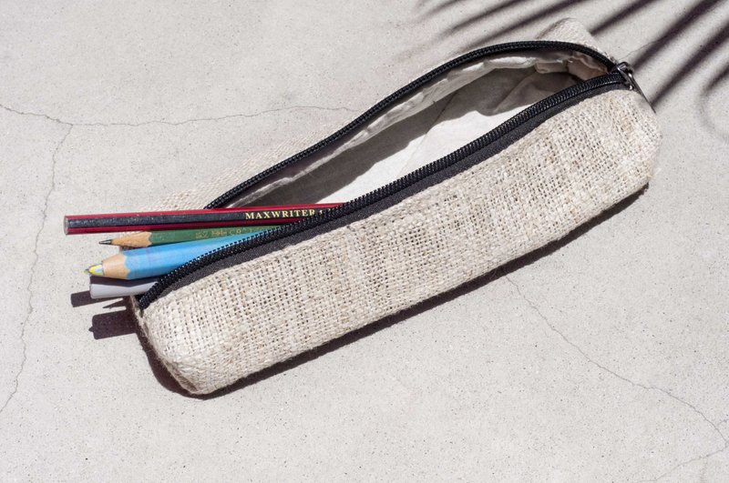 Feel canvas pen bag storage bag cutlery bag ethnic wind storage bag cotton and linen woven pen bag - original flavor - กล่องดินสอ/ถุงดินสอ - ผ้าฝ้าย/ผ้าลินิน สีกากี