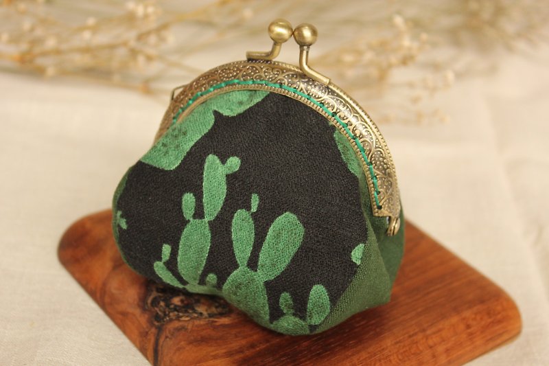 [Mystery] cactus purse / mouth gold package - กระเป๋าใส่เหรียญ - ผ้าฝ้าย/ผ้าลินิน สีเขียว