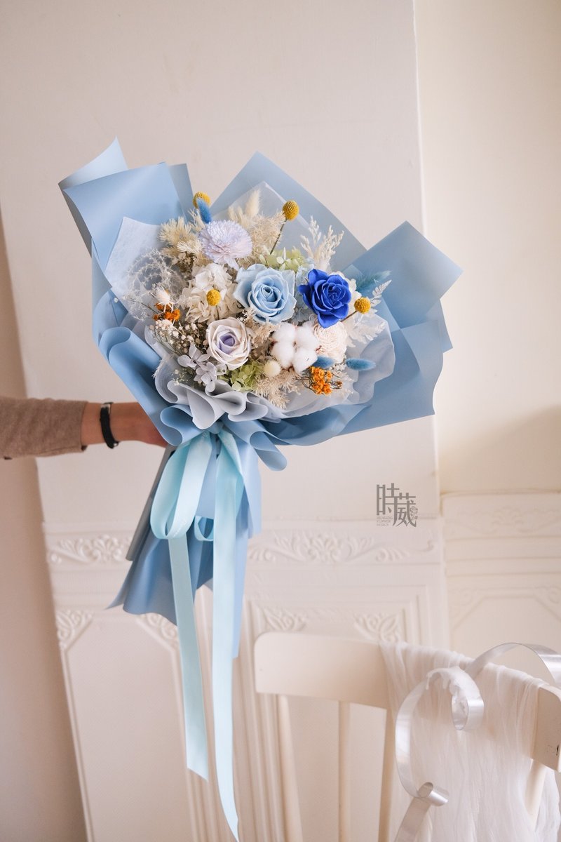 Blue permanent flower bouquet - ช่อดอกไม้แห้ง - พืช/ดอกไม้ สีน้ำเงิน