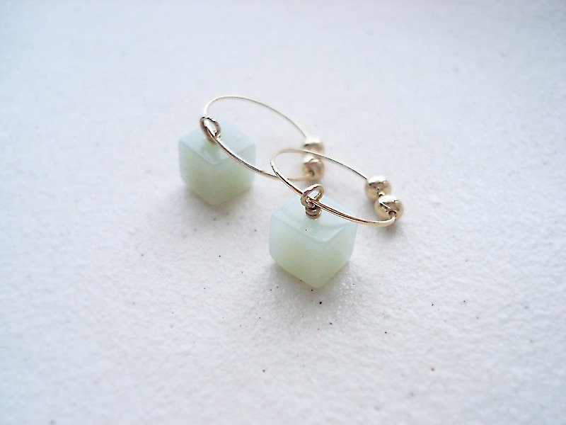 Serpentine, hoop earrings 夾式耳環 - Earrings & Clip-ons - Stone Green