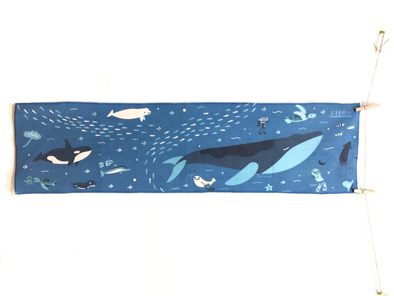 Lonely Planet Sports Towel-Blue Whale Diving-made after order-no returns - ชุดกีฬาผู้หญิง - เส้นใยสังเคราะห์ สีน้ำเงิน