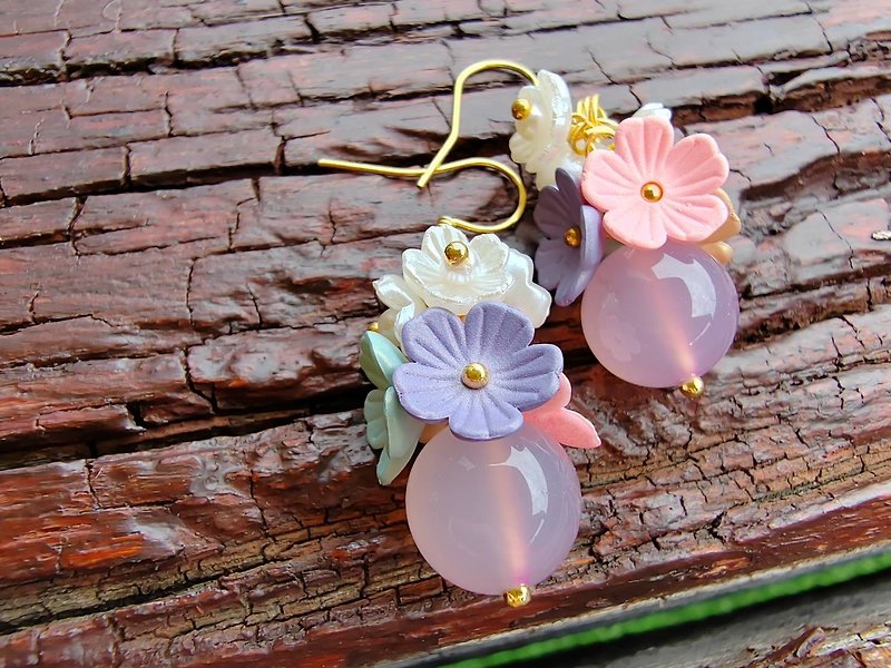 earrings Stone chalcedony flower lover - Earrings & Clip-ons - Stone Pink
