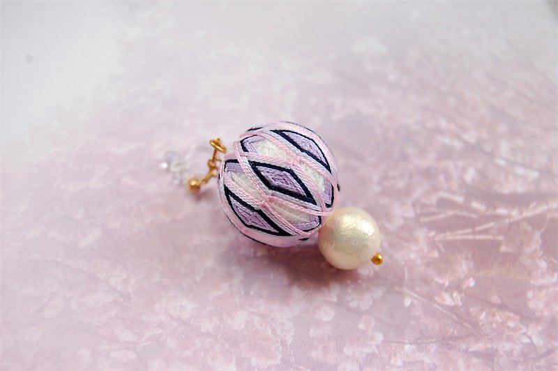 tachibanaya diamond TEMARI Earrings Purple Navy Temari Ball Ear Ring Embroidery - ต่างหู - งานปัก สีม่วง