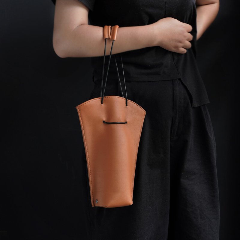 Cavetto wine tote | 皮革紅酒袋 | 短版 - 其他 - 真皮 橘色
