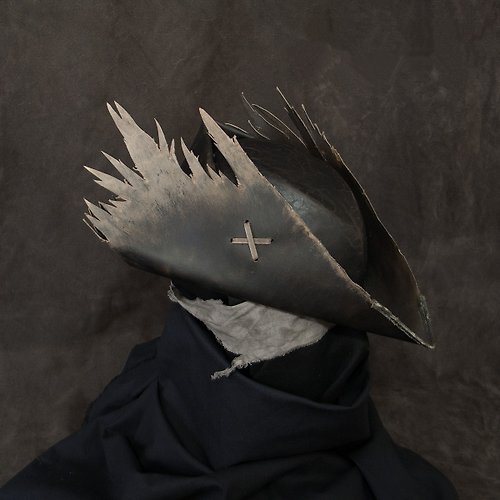 Svetliy Sudar Leather Arts Workshop Old Hunter Djura Hat Inspired Bloodborne / tricorne / Grey Wolf Hat