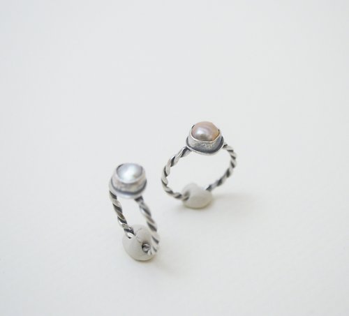 Ji Moi 簡單小石系列-巴洛克珍珠‧純銀戒指之一