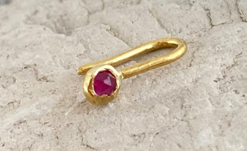 ローズカット天然ルビー 純金クリップピアス　K24 Pure Gold+Natural Ruby　片耳分 - 耳環/耳夾/耳骨夾 - 其他金屬 