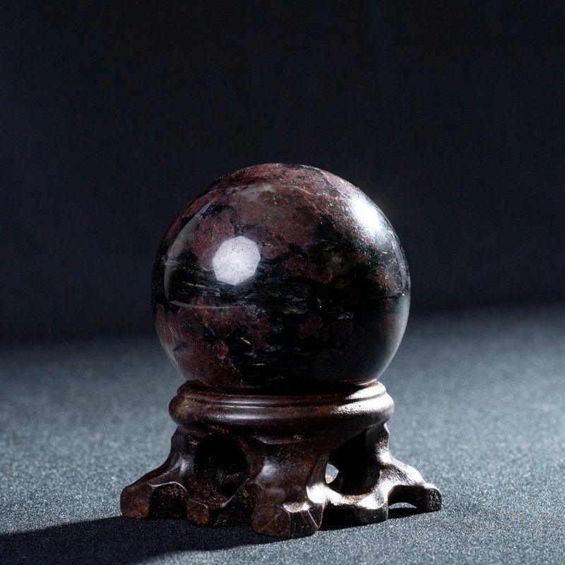 石榴石水晶球 | 擺件 | 贈實木底座 | 81 88 - 擺飾/家飾品 - 水晶 紅色