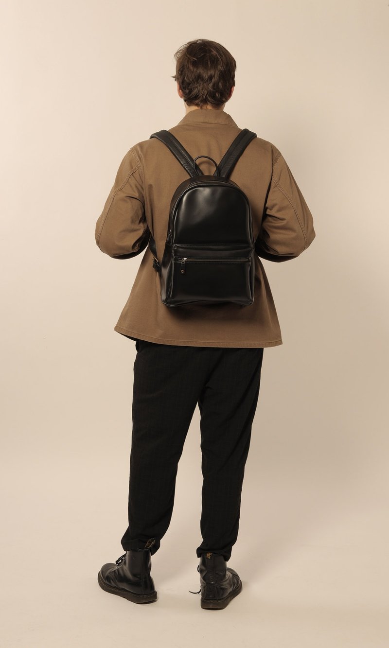 MORGAN black classic cowhide zipper backpack - กระเป๋าเป้สะพายหลัง - หนังแท้ สีดำ