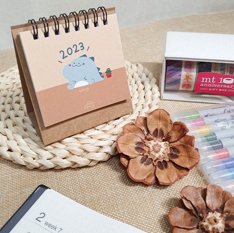 Hugging Dragon Small Desk Calendar - ปฏิทิน - กระดาษ หลากหลายสี