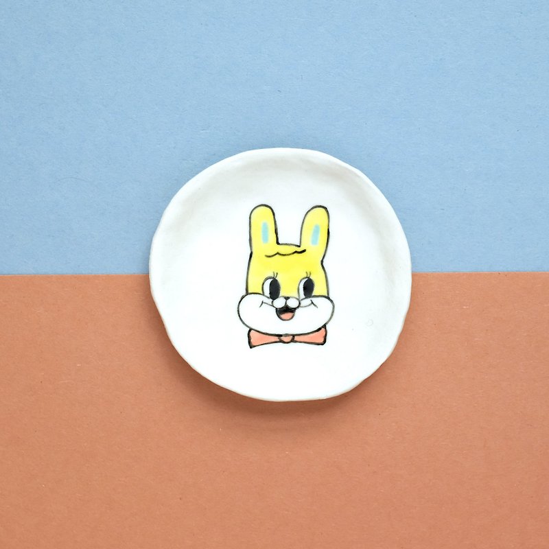 Bow Tie Bunny Round Plate - จานเล็ก - ดินเผา สีเหลือง