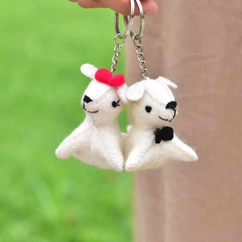 【Kyrgyzstan】Little white dog key ring (2 colors in total) - พวงกุญแจ - ขนแกะ หลากหลายสี