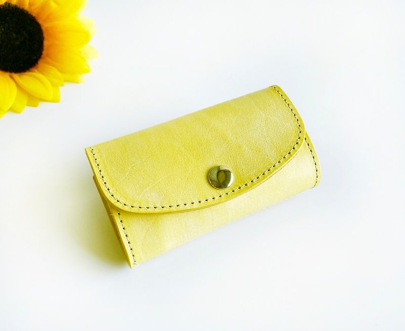 レモンイエローのファスナーポケット付きキーケース　イタリアンレザーMAINEスマートキー収納可能　お名前刻印可能 - 鑰匙圈/鑰匙包 - 真皮 黃色