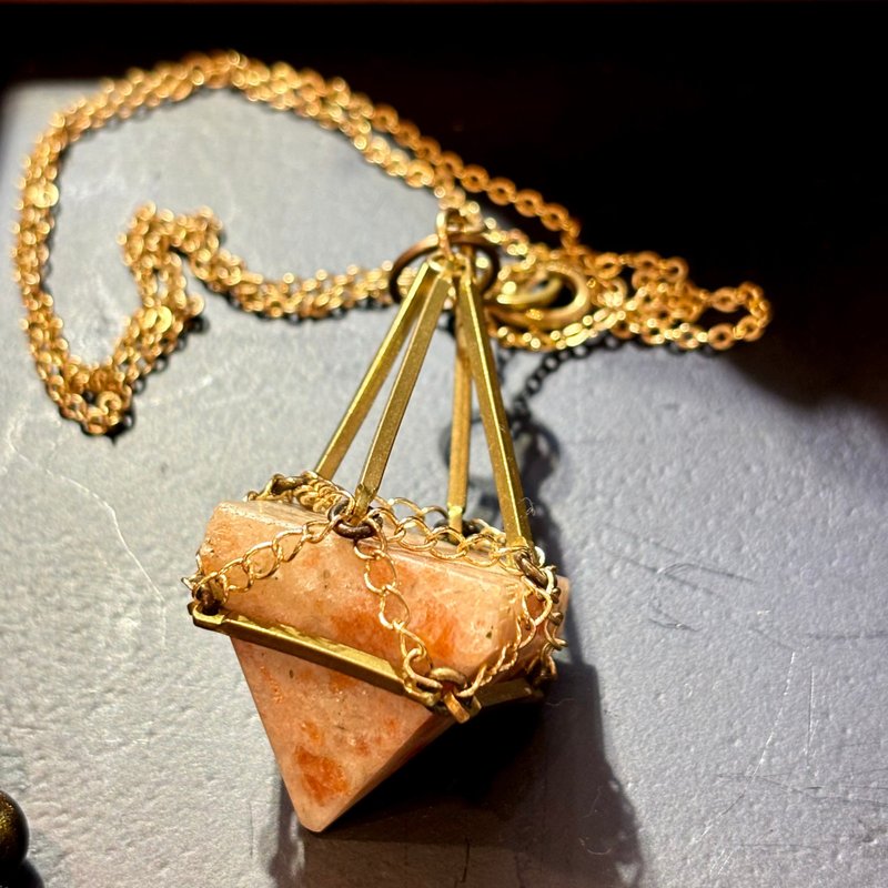 Stone Pyramid Pure Copper Necklace Pendulum Energy Stone Chakra Body Mind Navel Chakra - Necklaces - Semi-Precious Stones Orange