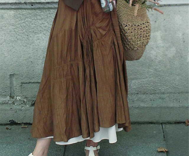 デンマークブラウンややしわのある風合いデザイン不規則なスカート2層コントラストカラーAラインスカートしわのあるロングスカート - ショップ Wild  Scenery スカート - Pinkoi
