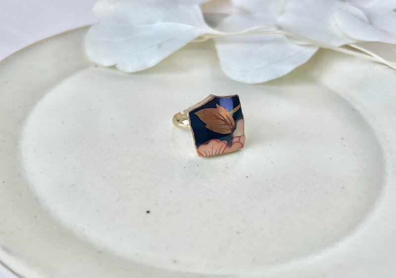 有田焼　金継ぎ  リング　14K コーティング  フリーサイズ 　ピンク　花柄　金色　リーフ柄　伝統工芸　No.61 - 戒指 - 陶 金色