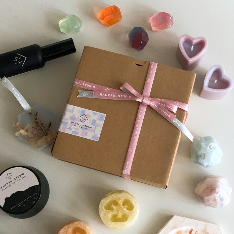 [Gift Box] Scented Candle Diffuser Set | Wax Flake Indoor Spray Diffuser Tray Gemstone Soap - เทียน/เชิงเทียน - ขี้ผึ้ง หลากหลายสี