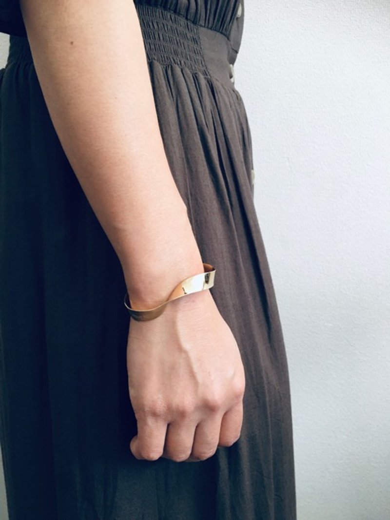 真鍮バングル〜contrary〜 - 手鍊/手環 - 其他金屬 金色