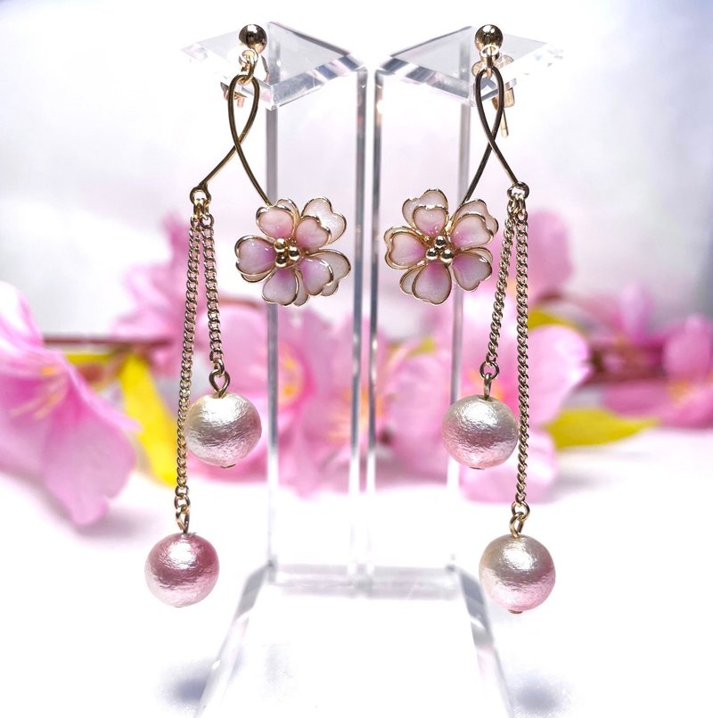 Falling pearl cherry blossoms (pierced Clip-On) - Earrings & Clip-ons - Copper & Brass Pink