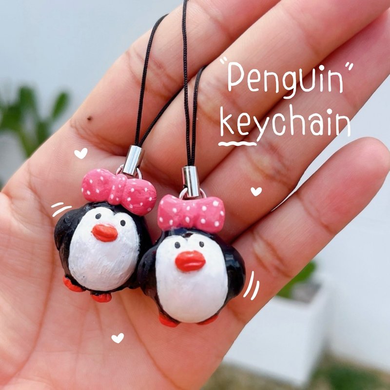 Super cute penguin clay keychain (handmade) - 吊飾/掛飾 - 黏土 