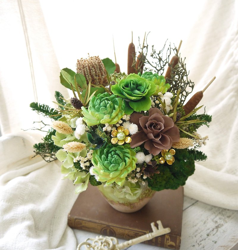 Pine and cypress evergreen. Forest color. Non-withered rose. Sola flower. Birthday. Opening. Best choice for promotion. - Dried Flowers & Bouquets - Plants & Flowers Green