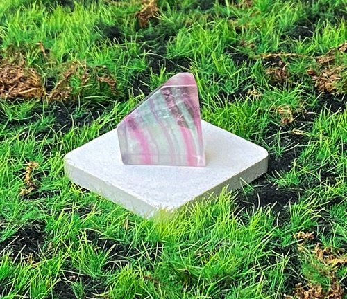 Rainbow Crystal 能量水晶-天然能量夢幻漸層螢石 增智慧 屏除雜亂思緒 入厝禮物
