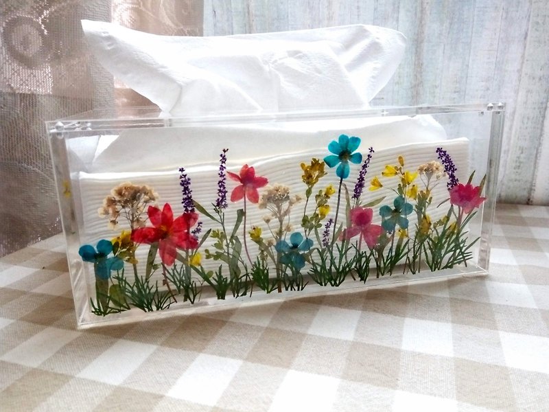 Customer reserved : tissue box with pressed flowers - Tissue Boxes - Acrylic Multicolor