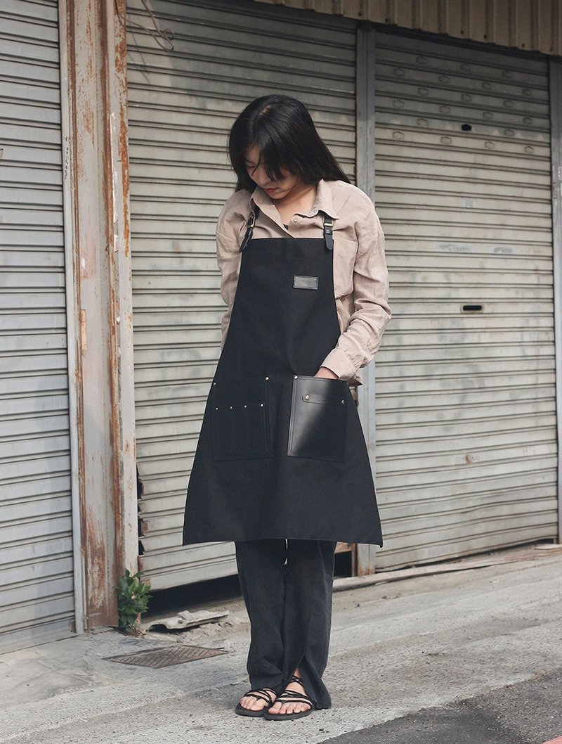 Leather Pocket Work Apron | Plain Black Thick Canvas | Water Repellent Leather - ผ้ากันเปื้อน - หนังแท้ สีดำ