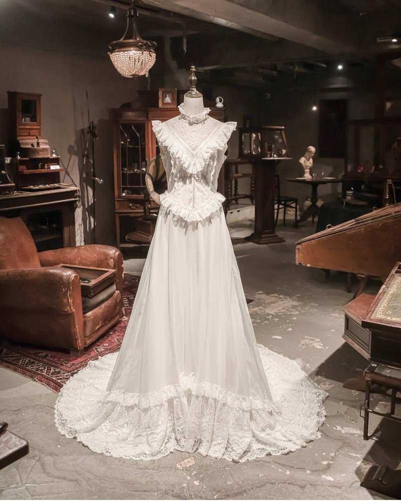 70 Victoria style 維多利亞時代高領古董婚紗 - 禮服/小禮服 - 棉．麻 白色