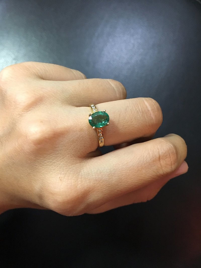 Emerald with Diamond Gold Ring Handmade in Nepal 18k  - แหวนทั่วไป - เครื่องเพชรพลอย สีเขียว