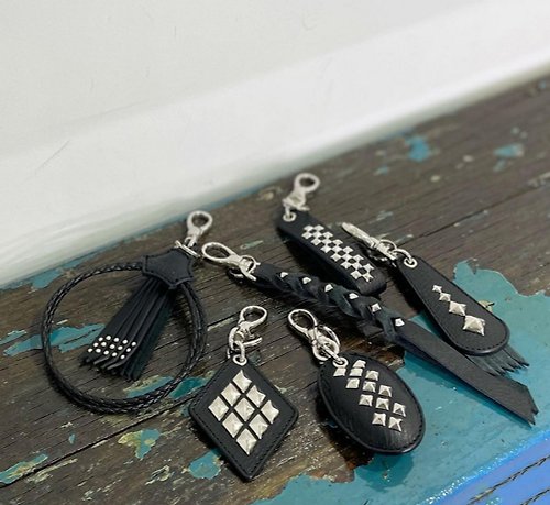 Calee Studs&Embossing Assort Leather Key Ring レザーリベット 
