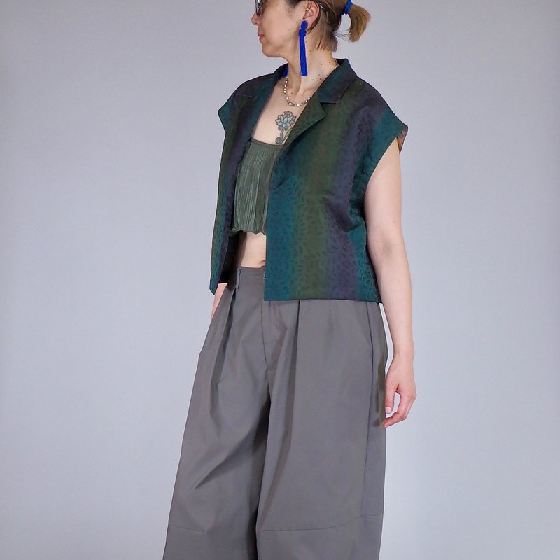 【日本製造】法式袖短款襯衫、女士M-L、ombre綠色、和服翻拍 - 女襯衫 - 絲．絹 多色