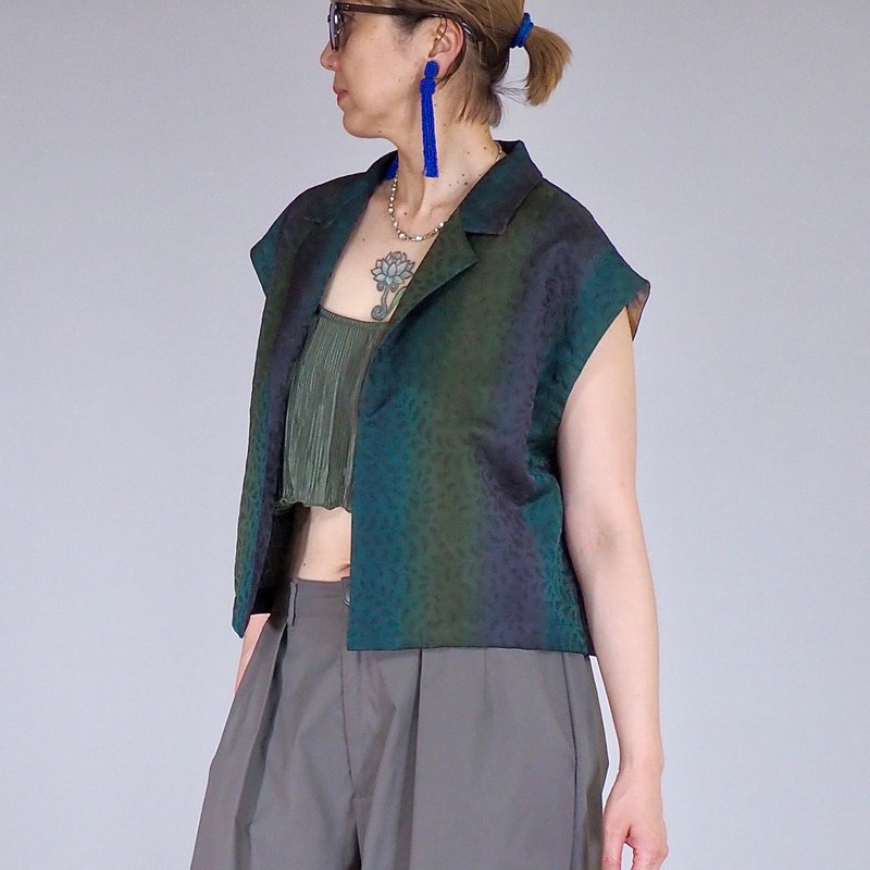 【日本製造】法式袖短款襯衫、女士M-L、ombre綠色、和服翻拍 - 女襯衫 - 絲．絹 多色