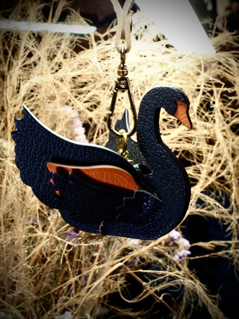 天鵝掛件丨居家小物件丨支持客製化訂製丨意大利牛皮手造 - 鑰匙圈/鑰匙包 - 真皮 