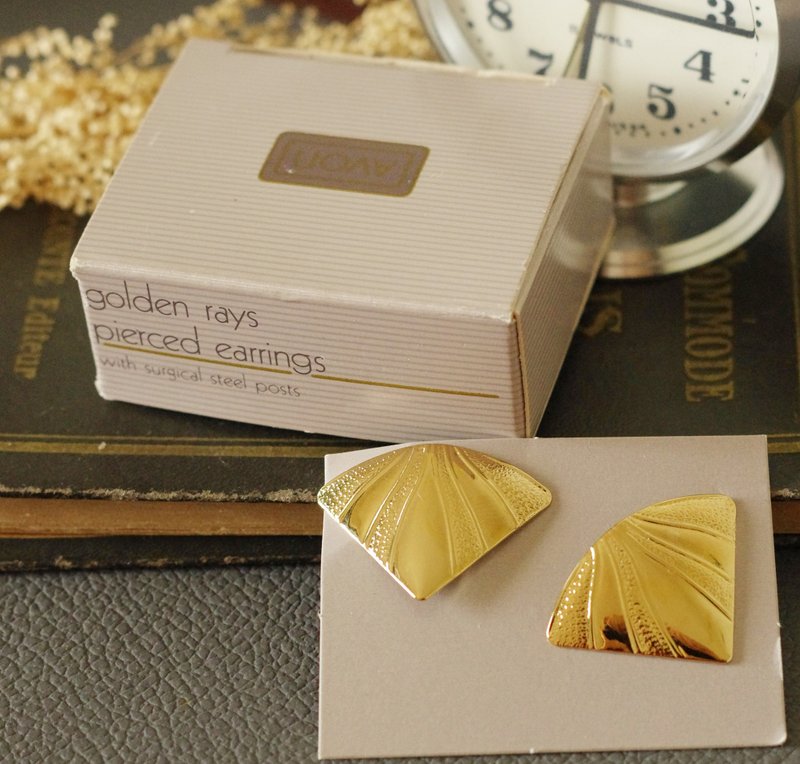 古董Avon金色三角針式耳環 原裝盒 1986 P503 - 耳環/耳夾/耳骨夾 - 其他金屬 金色