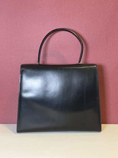 セリーヌ Celine 個性的な開口部デザイン ブラックレザー 中古 トート
