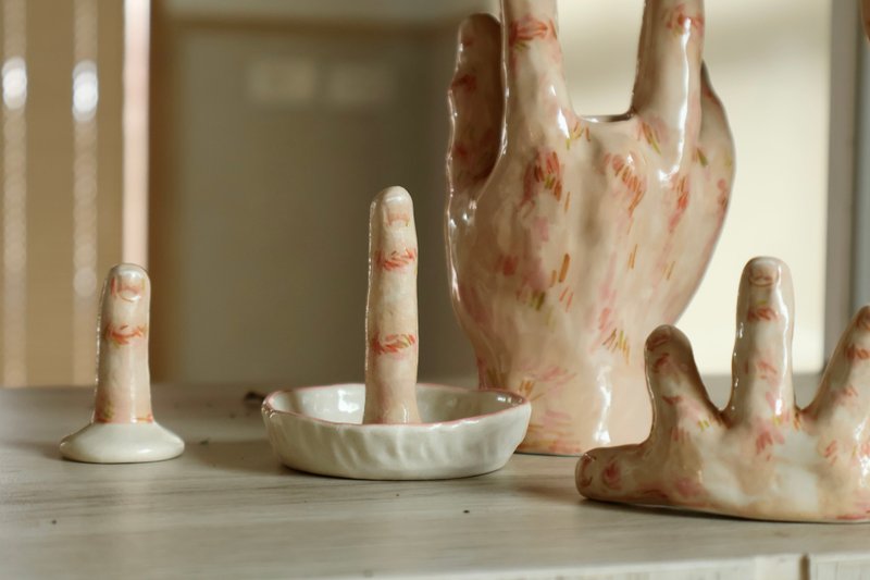 Finger Ring Holder - 花瓶/花器 - 陶 粉紅色